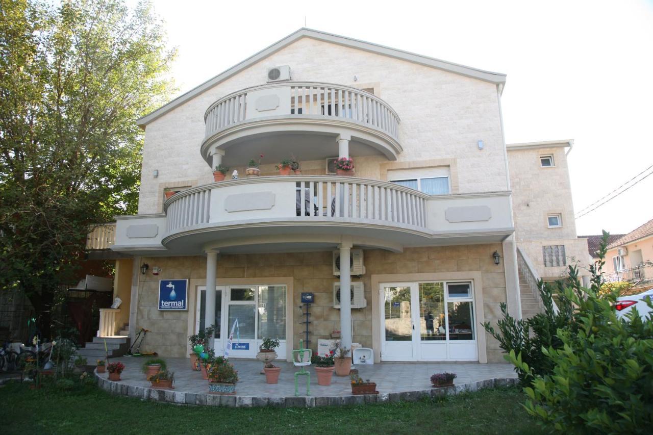 Apartments Vujosevic Tivat Buitenkant foto